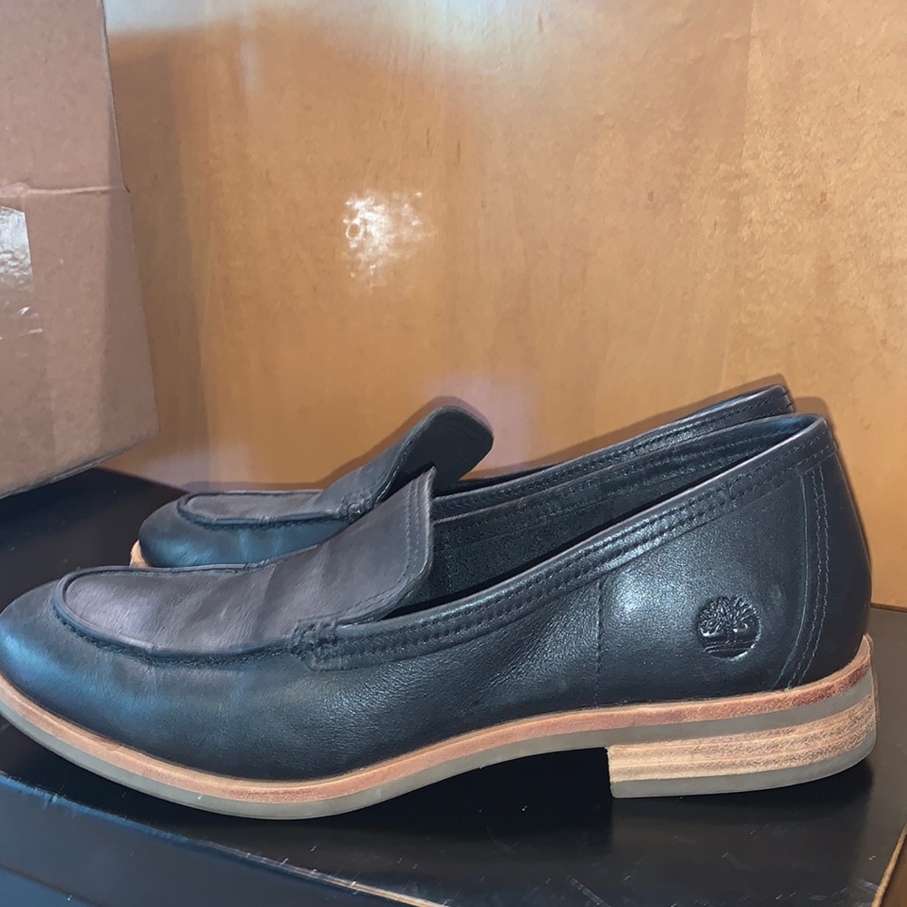 Size US 7 women’s Timberland loafer